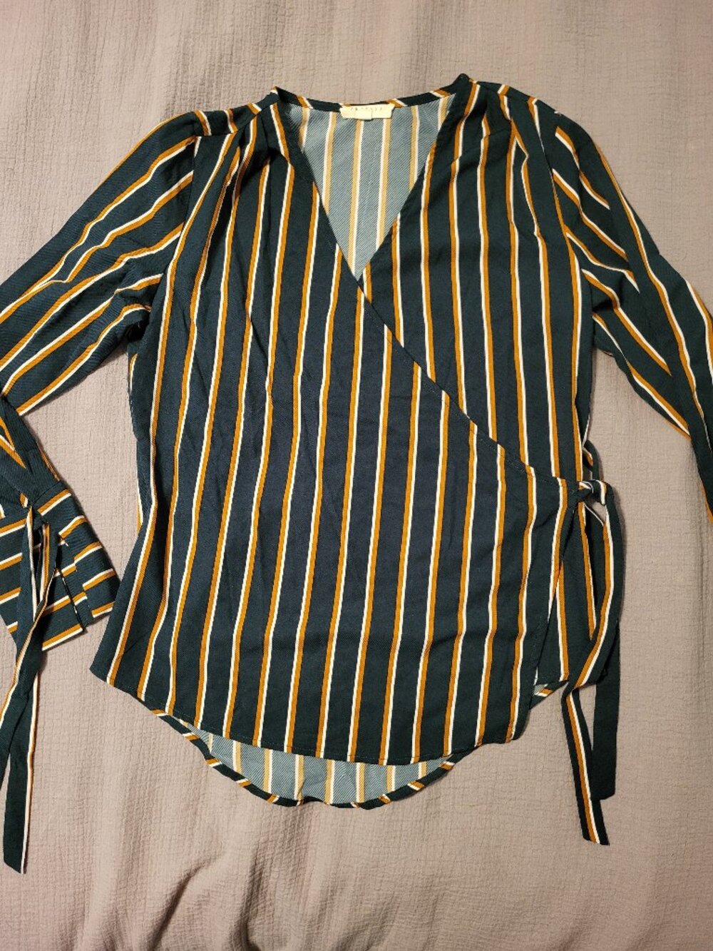 Promesa long sleeve wrap shirt. Size small